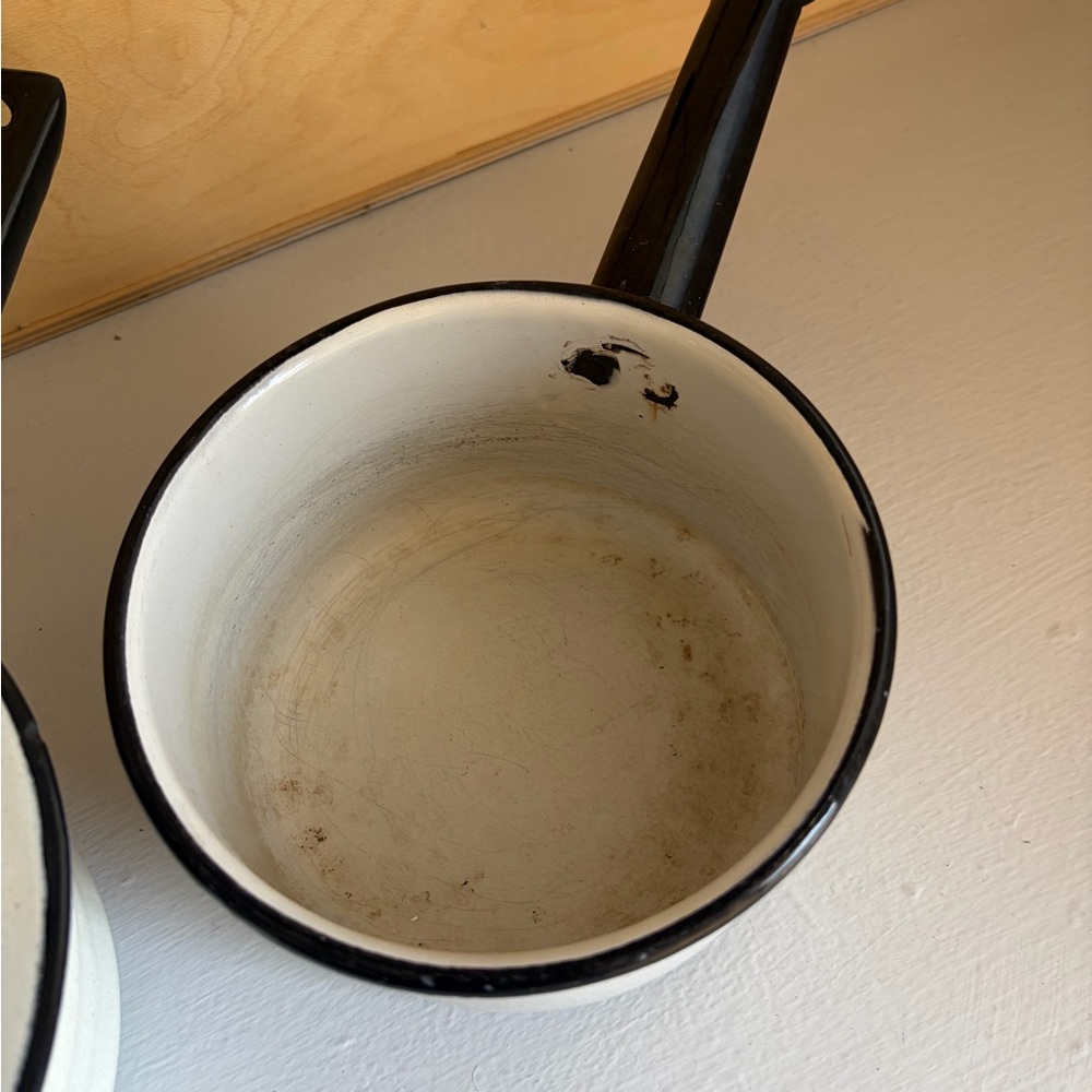 White Enamel Cookware Set - Picture 6 of 6